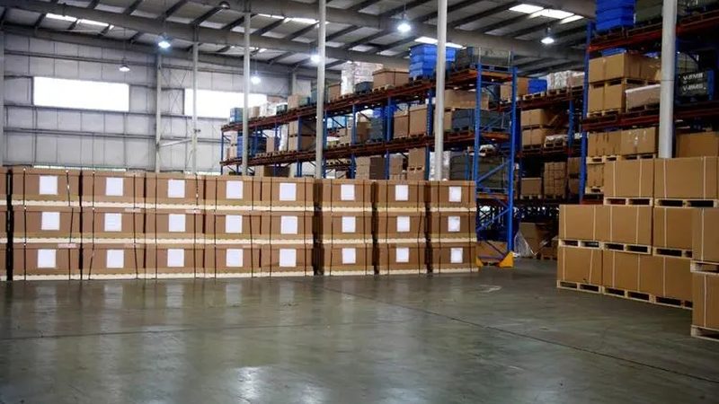 轻型货架定制材质全解析：选对材质，提升仓储效率